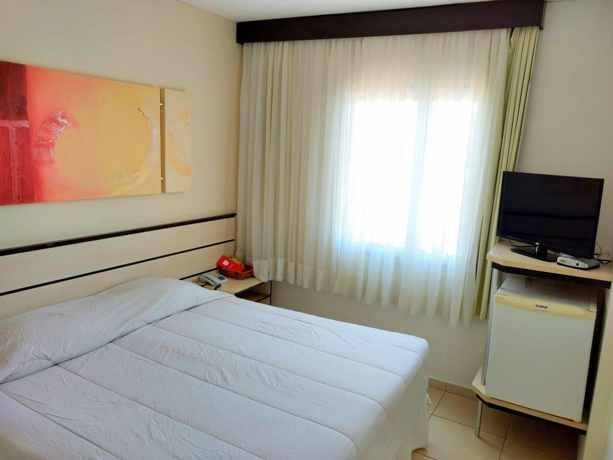 Polo Hotel เซาโจเซดอสกัมปอส ภายนอก รูปภาพ